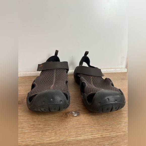 Crocs - Picture 2 of 3